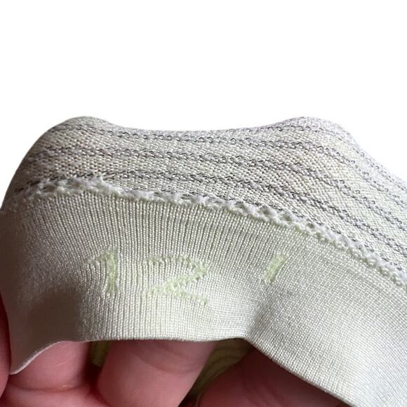 Lululemon Women Sz L Gray Swiftly Tech Long Sleeve Crew Neck Top Thumbholes - Picture 3 of 7